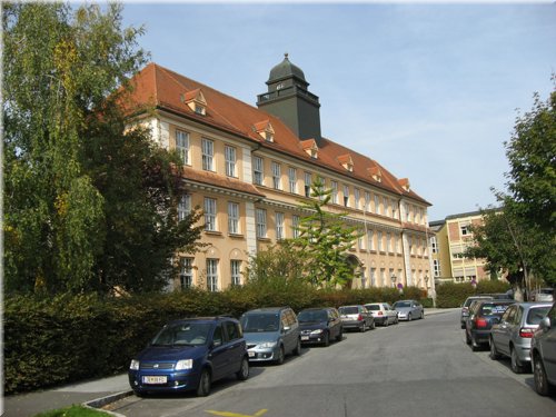 Gimnazium konyvtara02.jpg